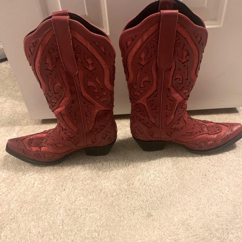 JB Dillon red sparkly western boots ❤️